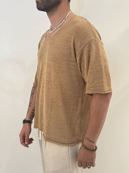 T-shirt over con collo a V ampio