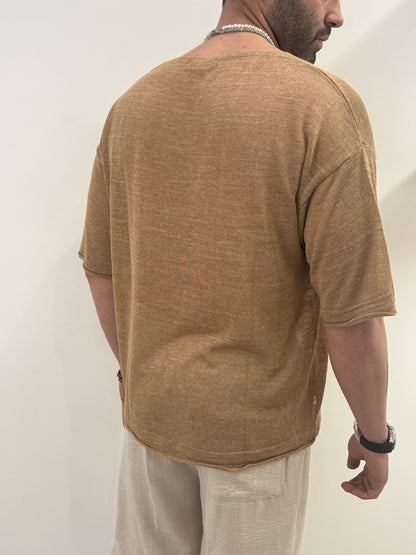 T-shirt over con collo a V ampio