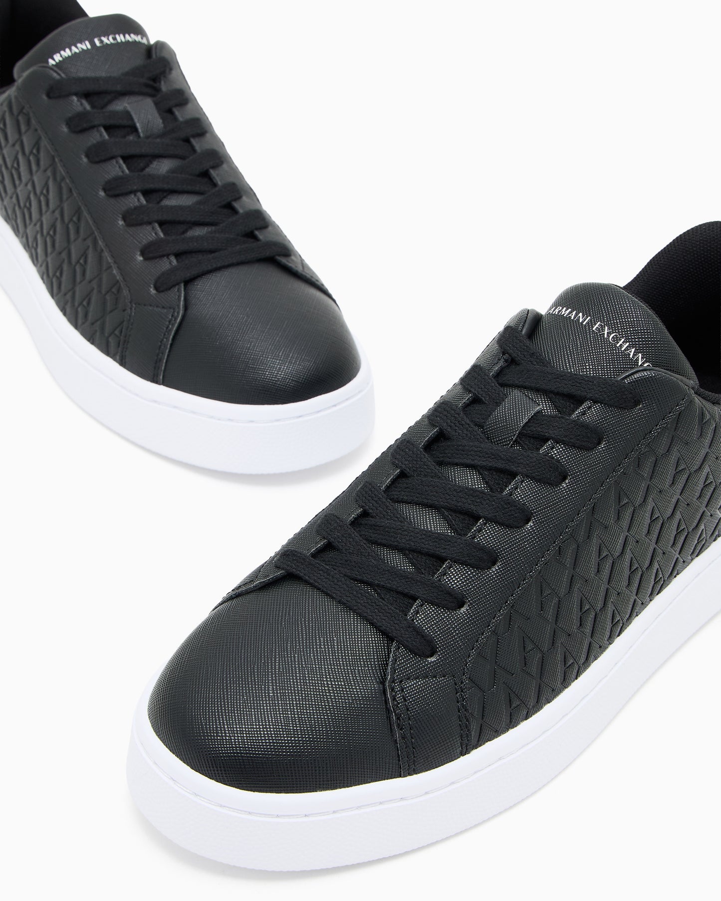 Sneakers London effetto saffiano con suola in gomma