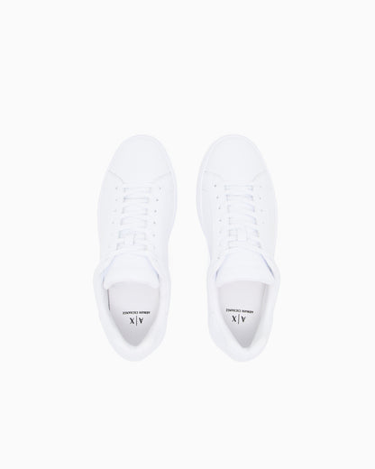 Sneakers stringate in pelle con suola in gomma