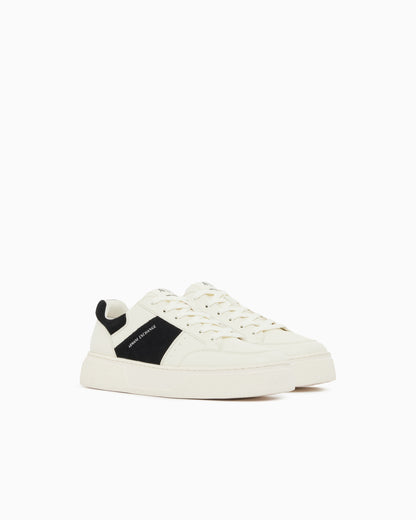 Sneakers stringate effetto martellato con camoscio e logo