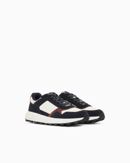 Sneakers in camoscio e mesh con logo all over