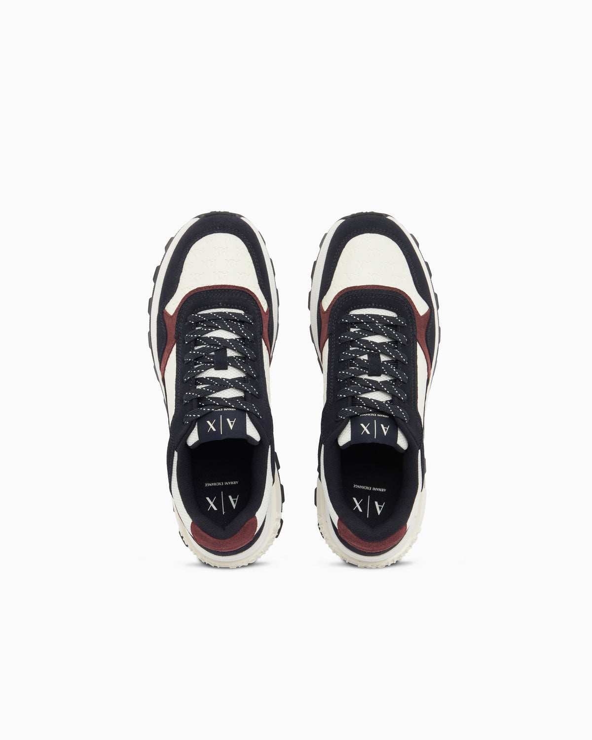 Sneakers in camoscio e mesh con logo all over