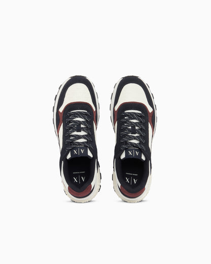 Sneakers in camoscio e mesh con logo all over