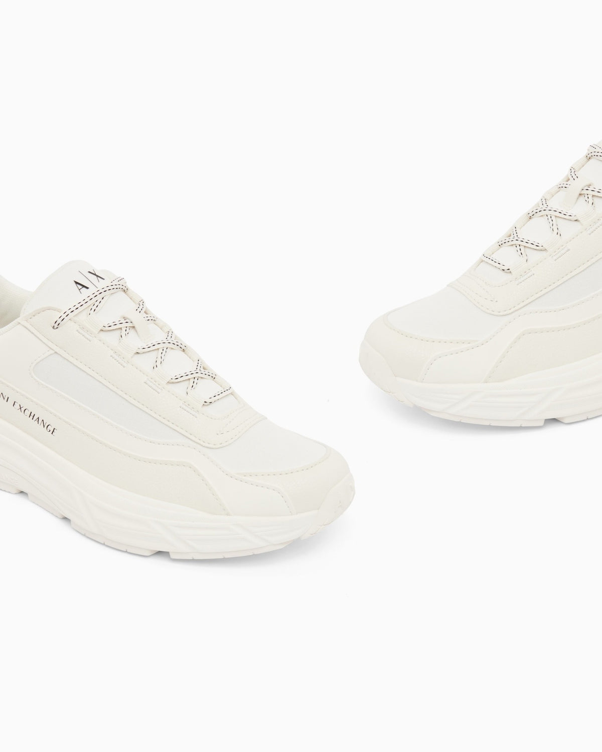 Sneakers in tessuto tecnico e spalmato con suola in gomma