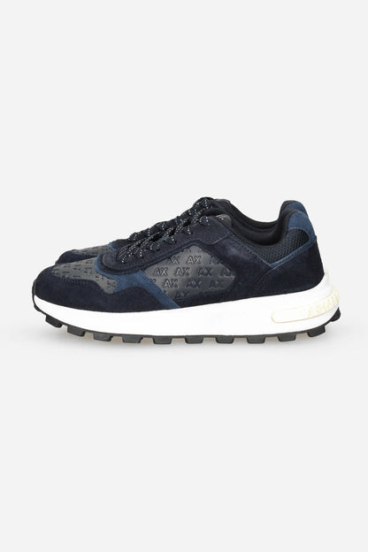 Sneakers in camoscio e mesh con logo all over