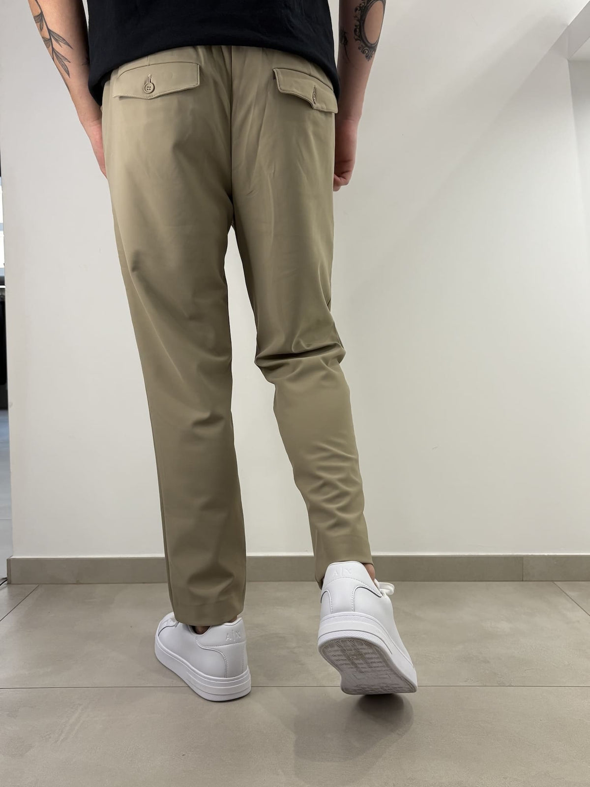 Pantalone semi elegante con pence