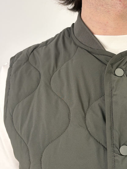 Gilet traforato imbottito