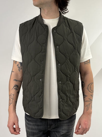 Gilet traforato imbottito