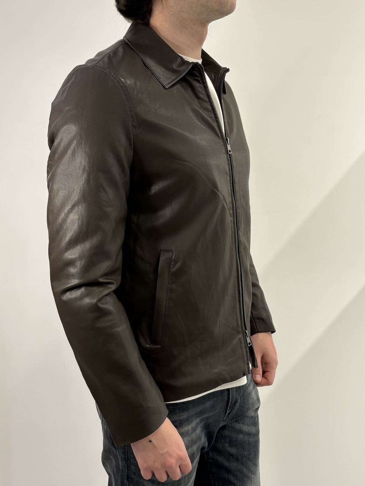 Giubbotto in ecopelle con colletto a camicia