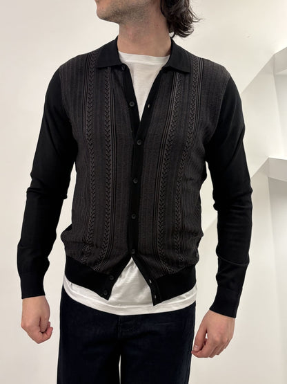 Cardigan con bottoni e collo a camicia