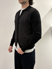Cardigan con bottoni e collo a camicia