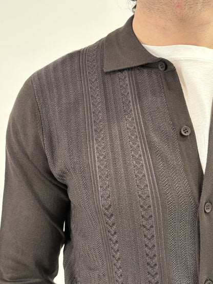 Cardigan con bottoni e collo a camicia