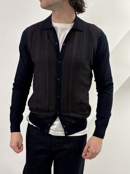 Cardigan con bottoni e collo a camicia
