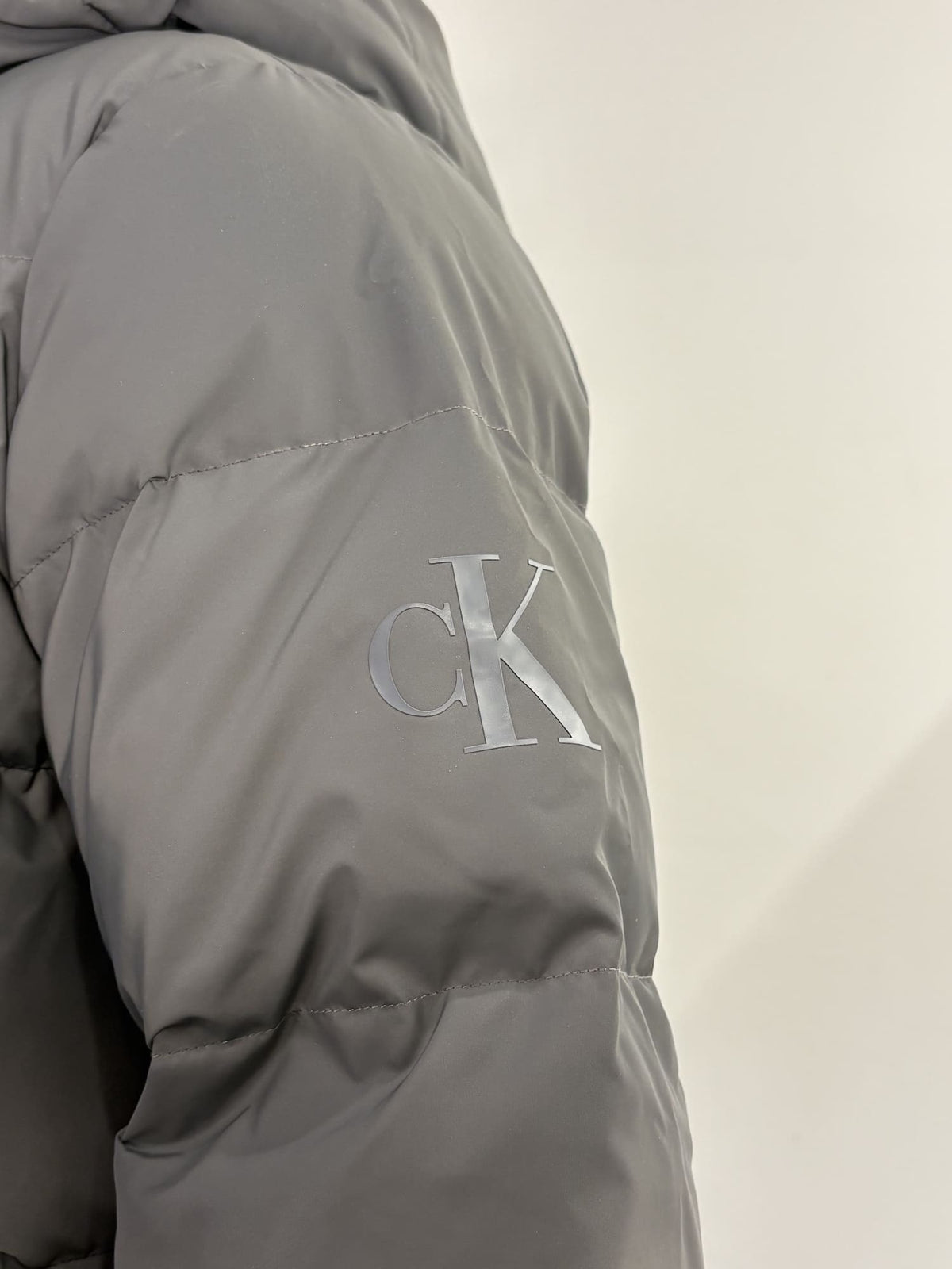 Giubbotto con cappuccio Calvin Klein