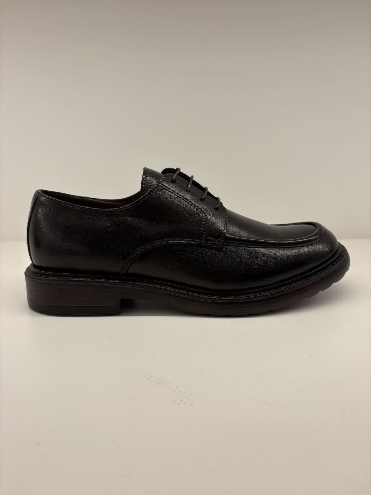Scarpa da uomo stringata in stile Derby