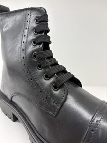 Anfibio in pelle con fondo a carro armato