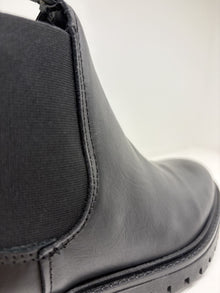 Stivaletto nero in pelle
