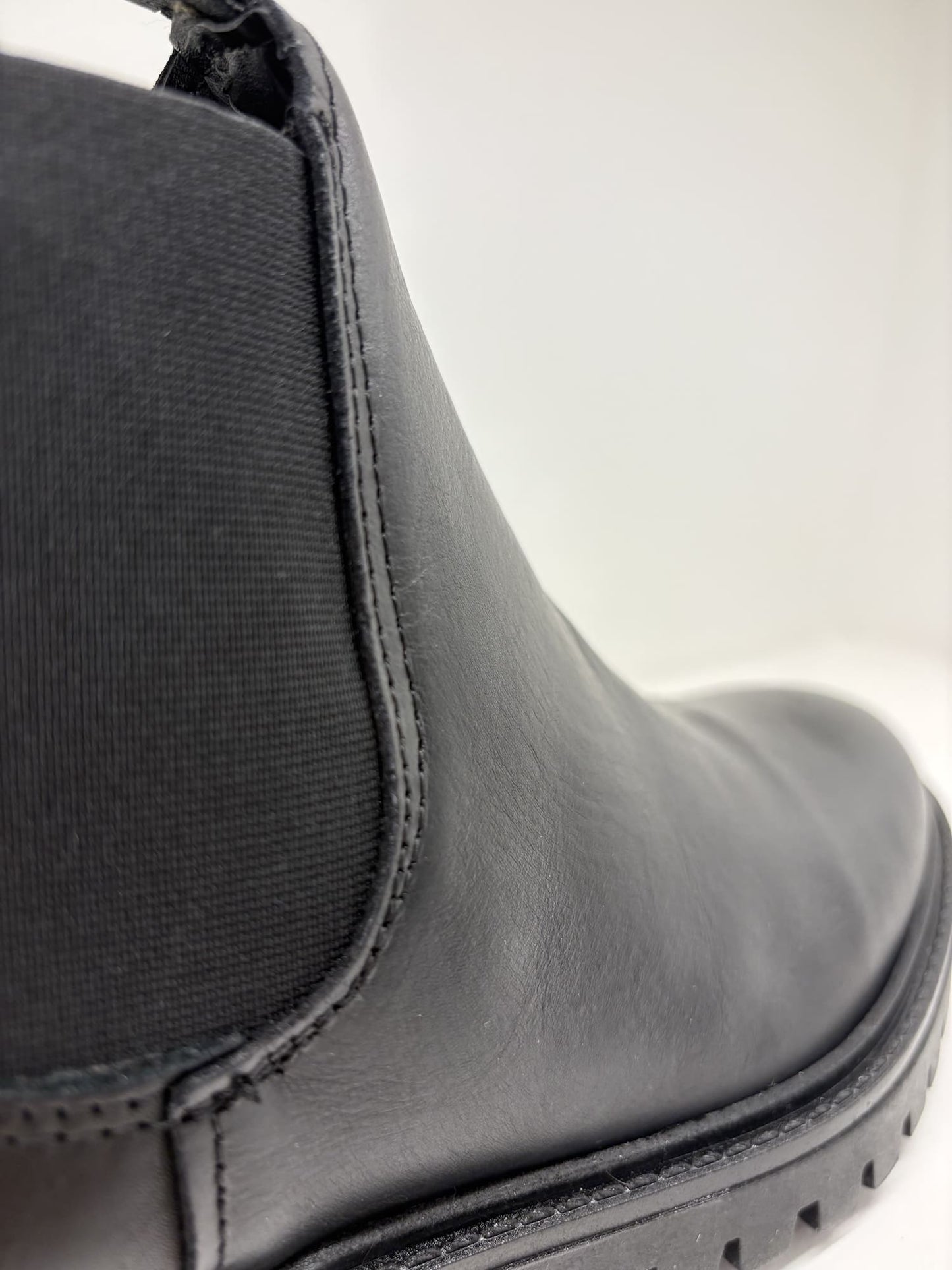 Stivaletto nero in pelle