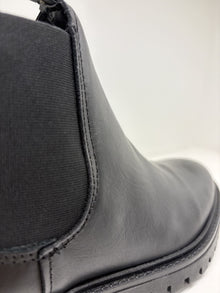 Stivaletto nero in pelle