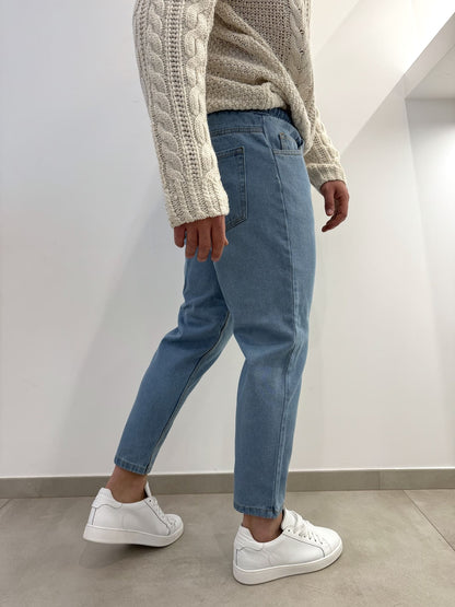 Jeans basic con molla
