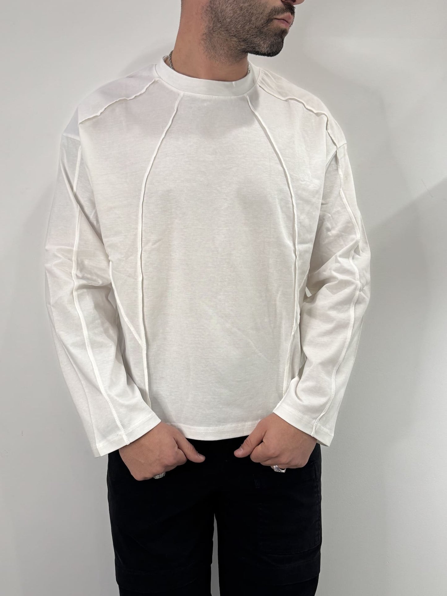 T-shirt manica lunga basic con cuciture a vista
