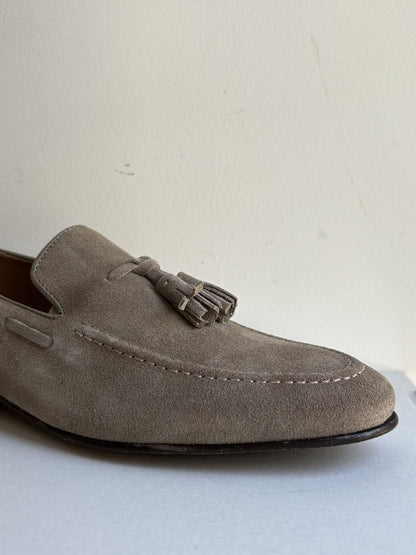 Mocassino in camoscio con nappine