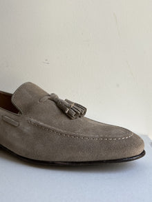 Mocassino in camoscio con nappine