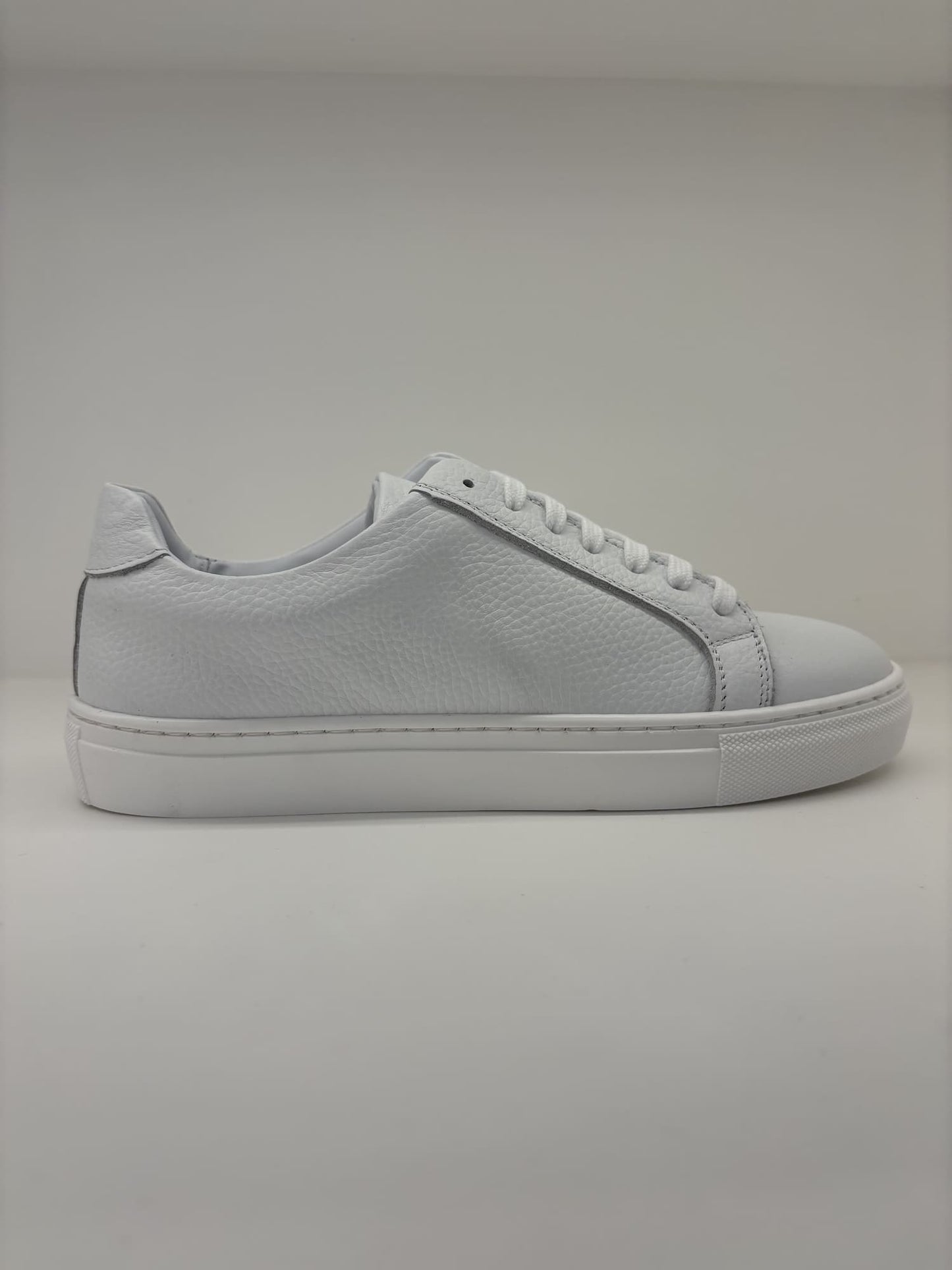 Sneakers bianca in pelle