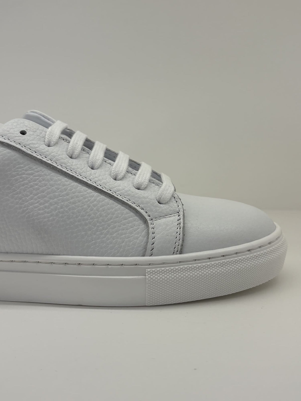 Sneakers bianca in pelle