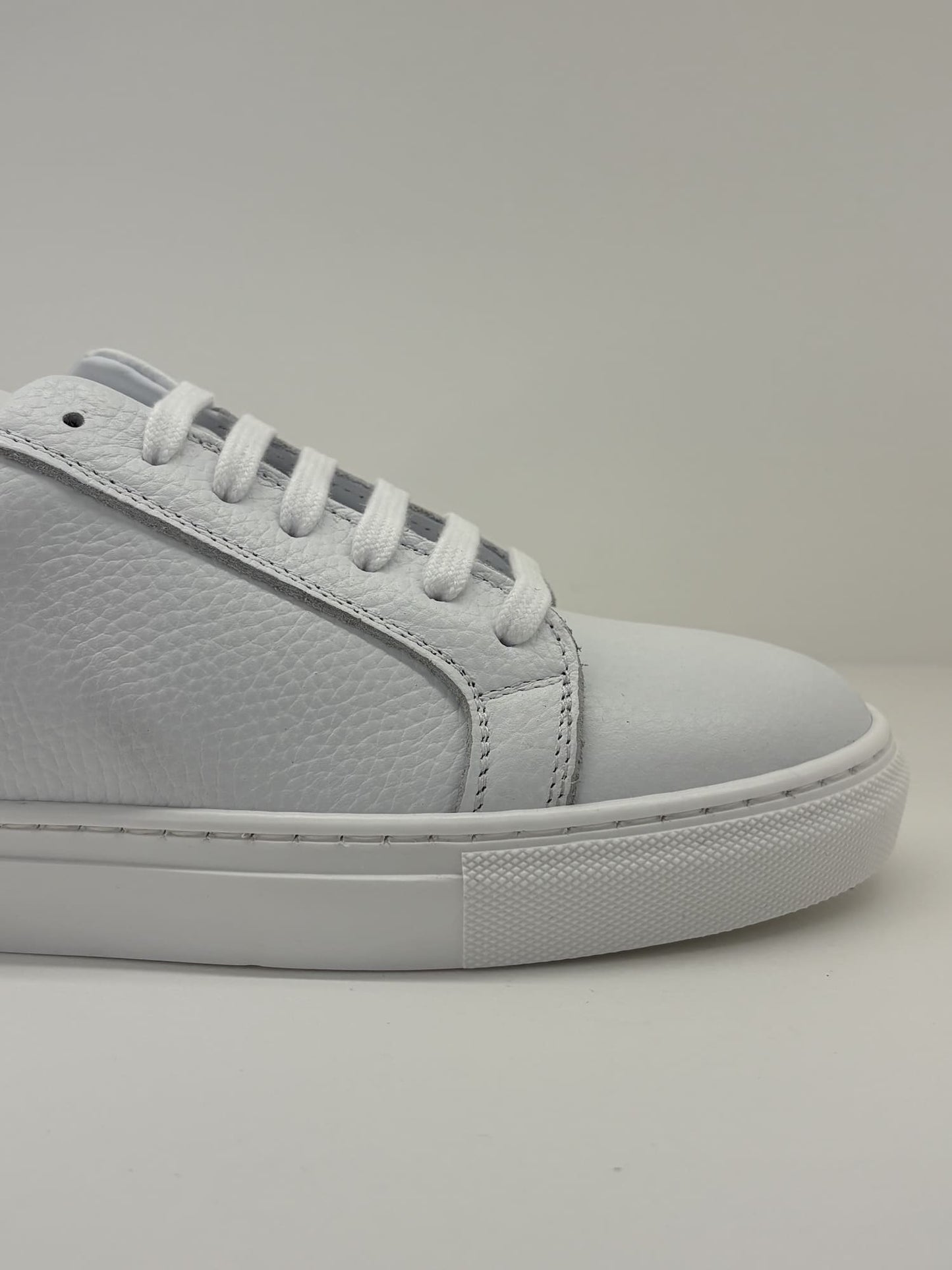 Sneakers bianca in pelle