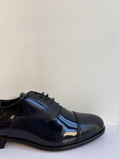 Scarpa elegante con puntale tagliato