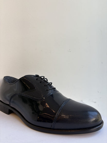 Scarpa elegante con puntale tagliato