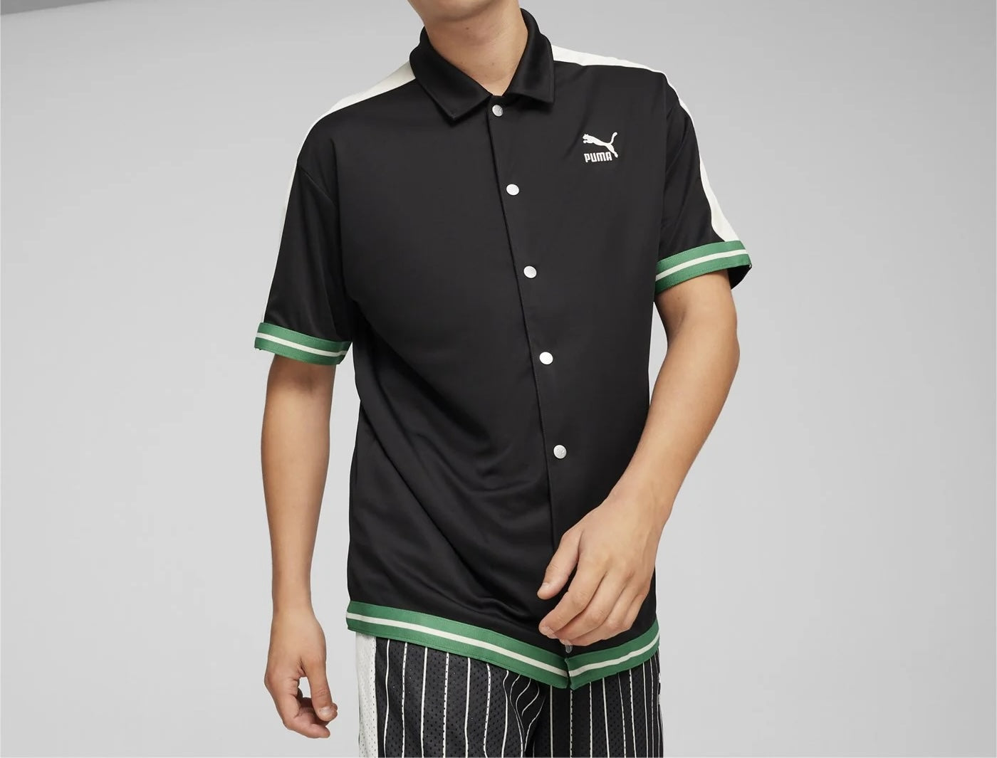 T-shirt puma con bottoni