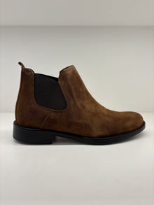 Stivaletto in camoscio tabacco