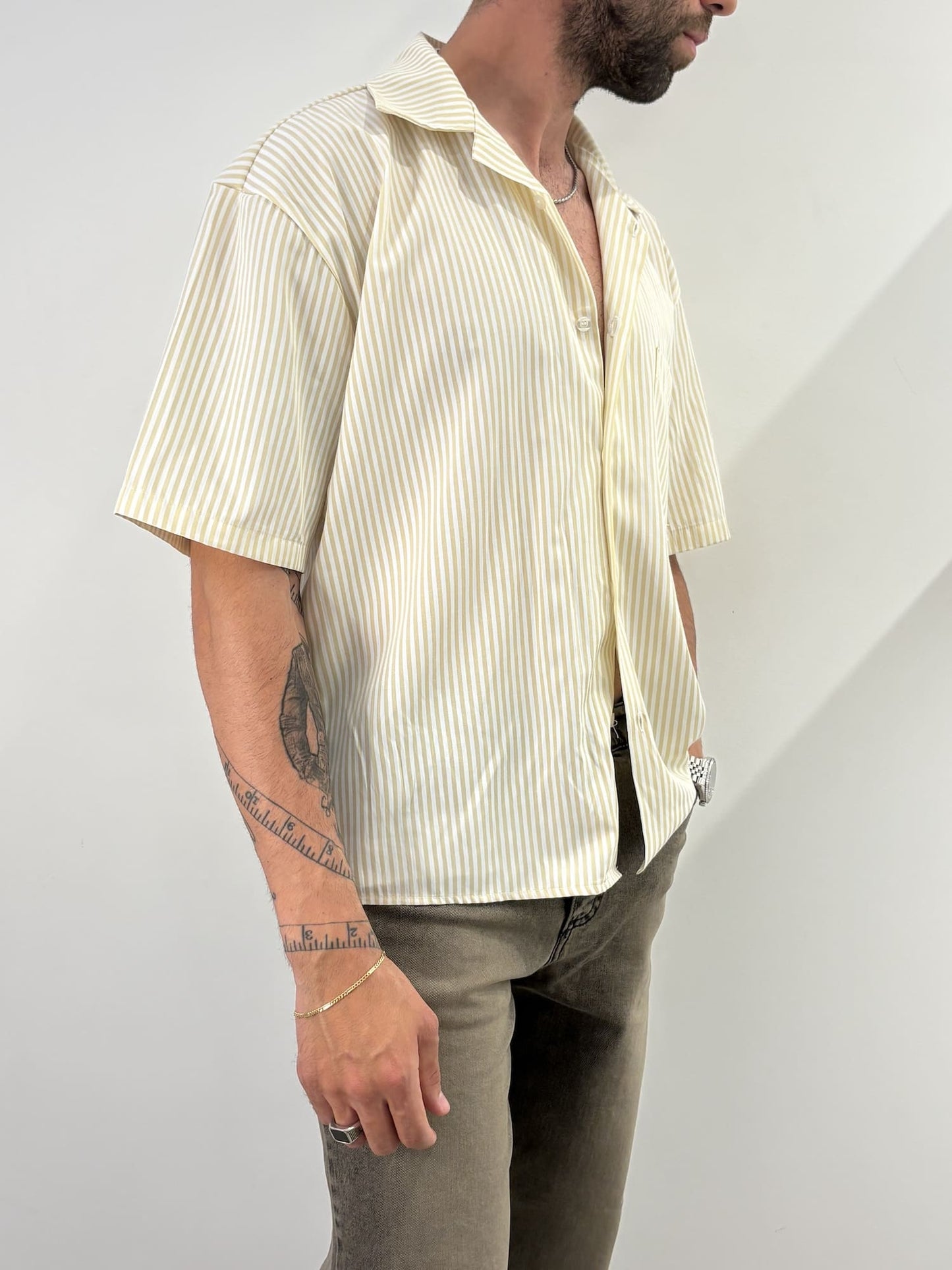 Camicia over a righe bianca e beige