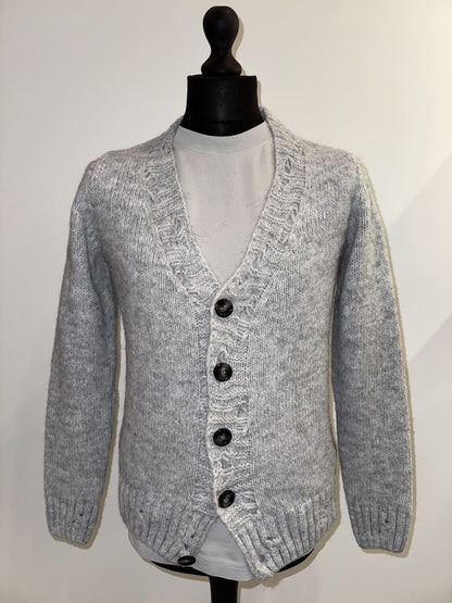 Cardigan in lana con rotture