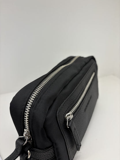 Borsello Sorbino con doppia zip e laccetto da polso