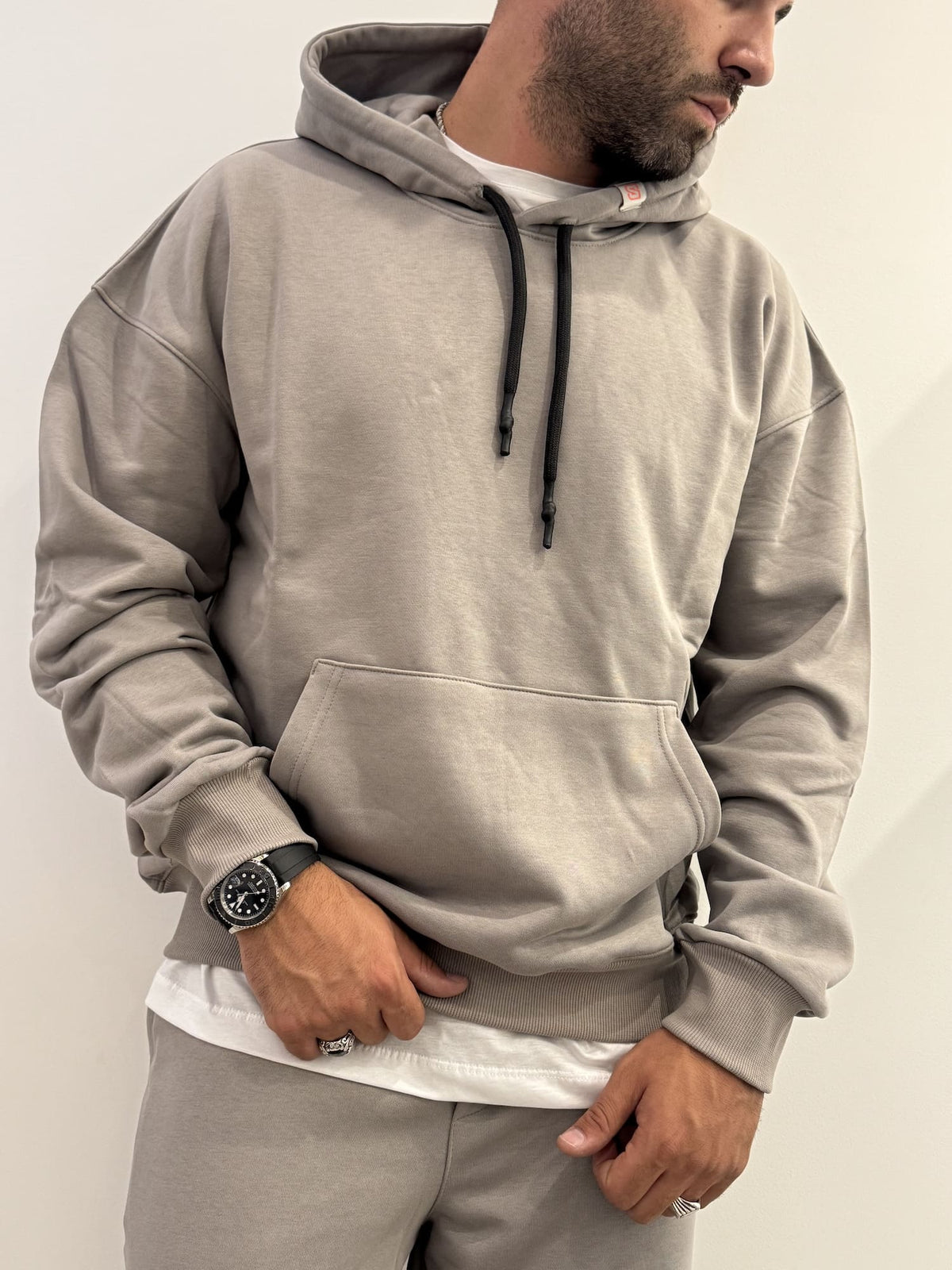 Tuta completa con felpa basic con cappuccio