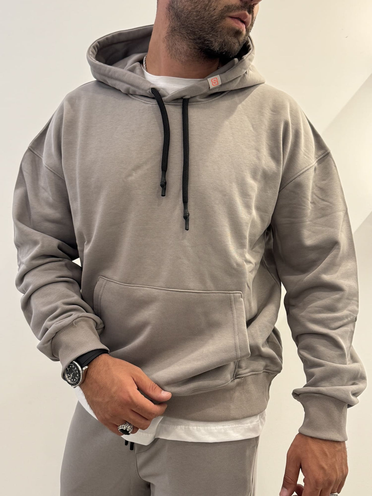 Tuta completa con felpa basic con cappuccio