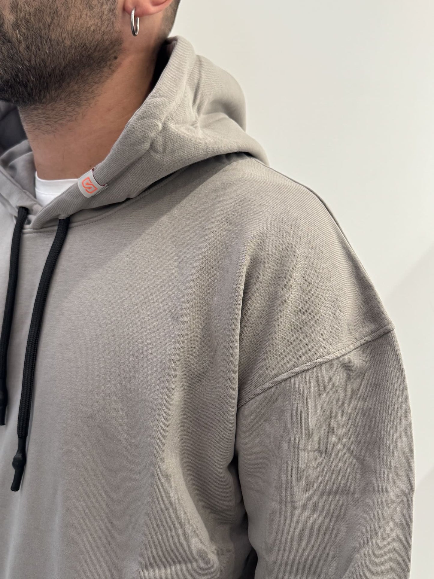 Felpa basic con cappuccio
