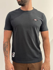 T-Shirt Bear con logo e grafica sul lato