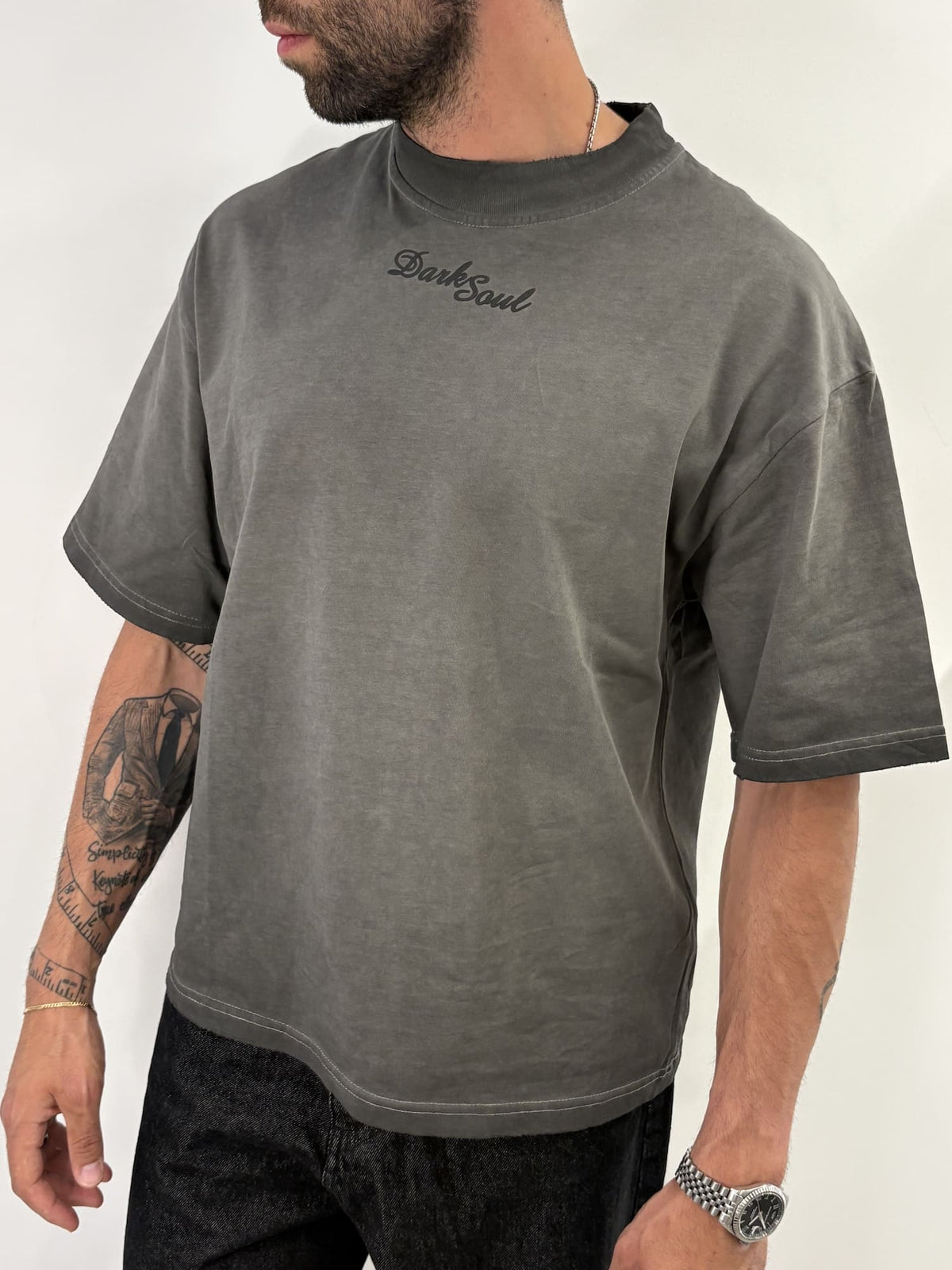T-shirt cropped con stampa grigio