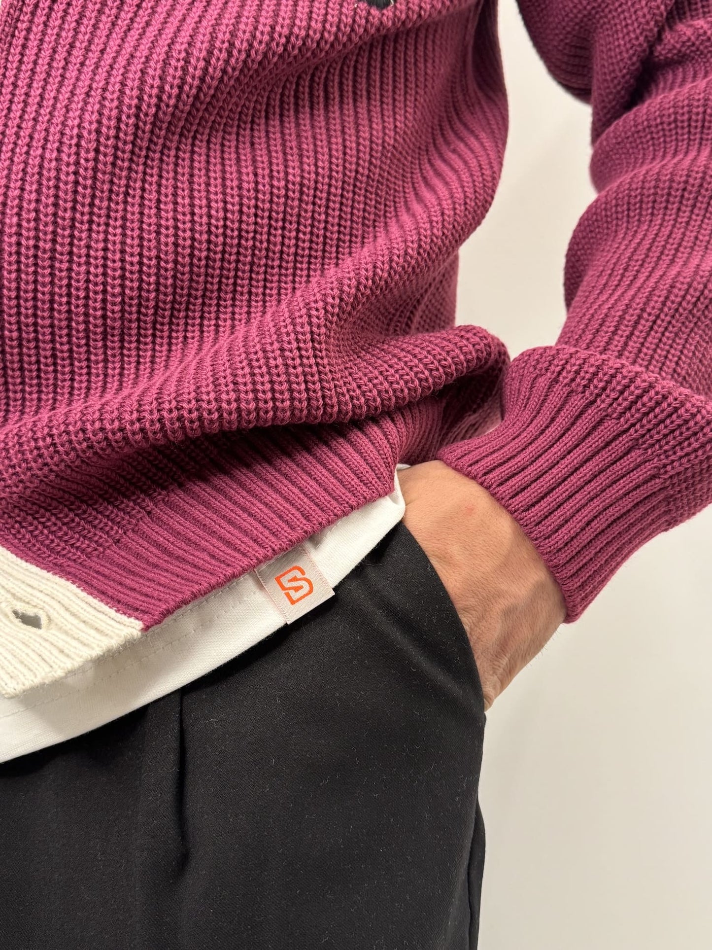 Cardigan  Blacksvnday college magenta