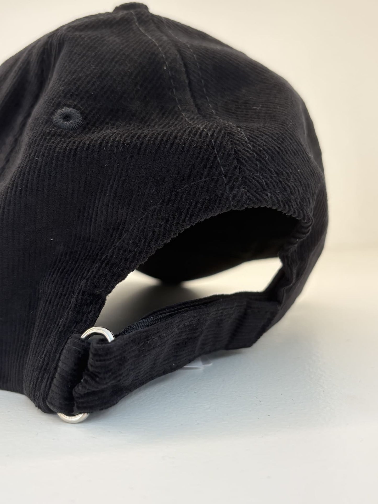 Cappello baseball in velluto a coste nero