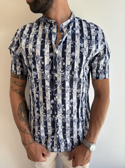 Camicia maniche corte a righe e fantasia floreale