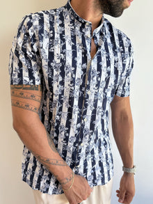 Camicia maniche corte a righe e fantasia floreale