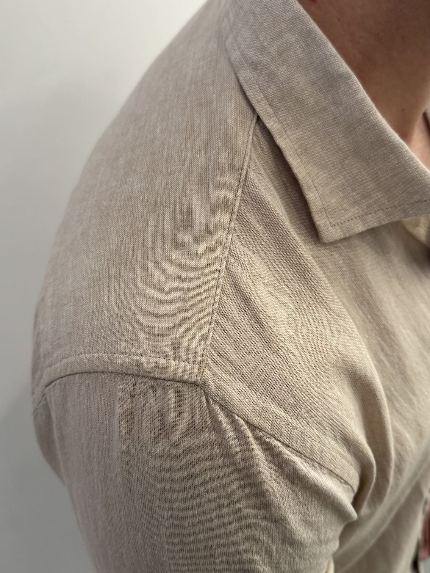 Camicia collo alla francese in lino