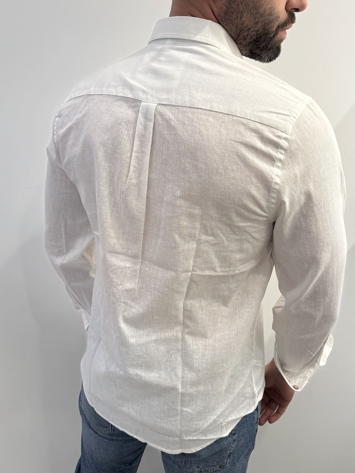 Camicia collo alla francese in lino
