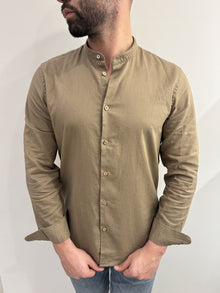 Camicia collo coreano in lino